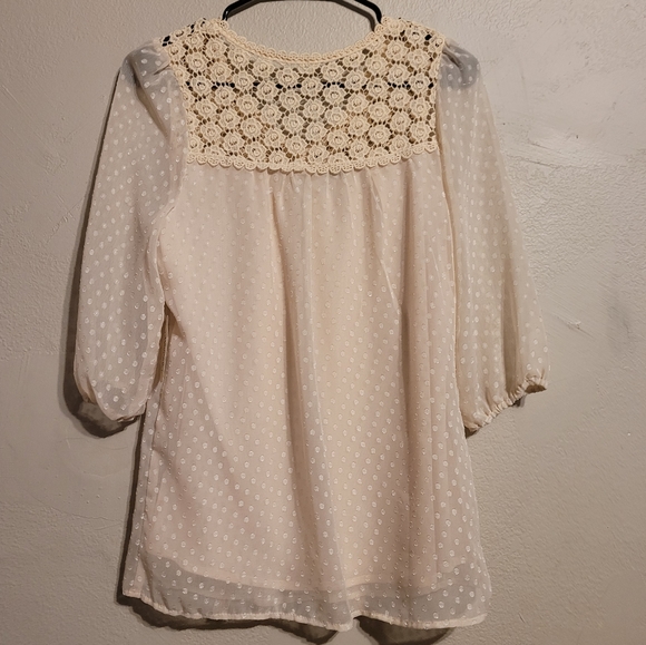 F21 Lace Textured Tunic Cream Colored - Picture 5 of 9